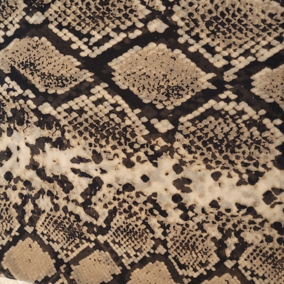 Calvin Klein snake print scarf 72" x 21" - Picture 3 of 9